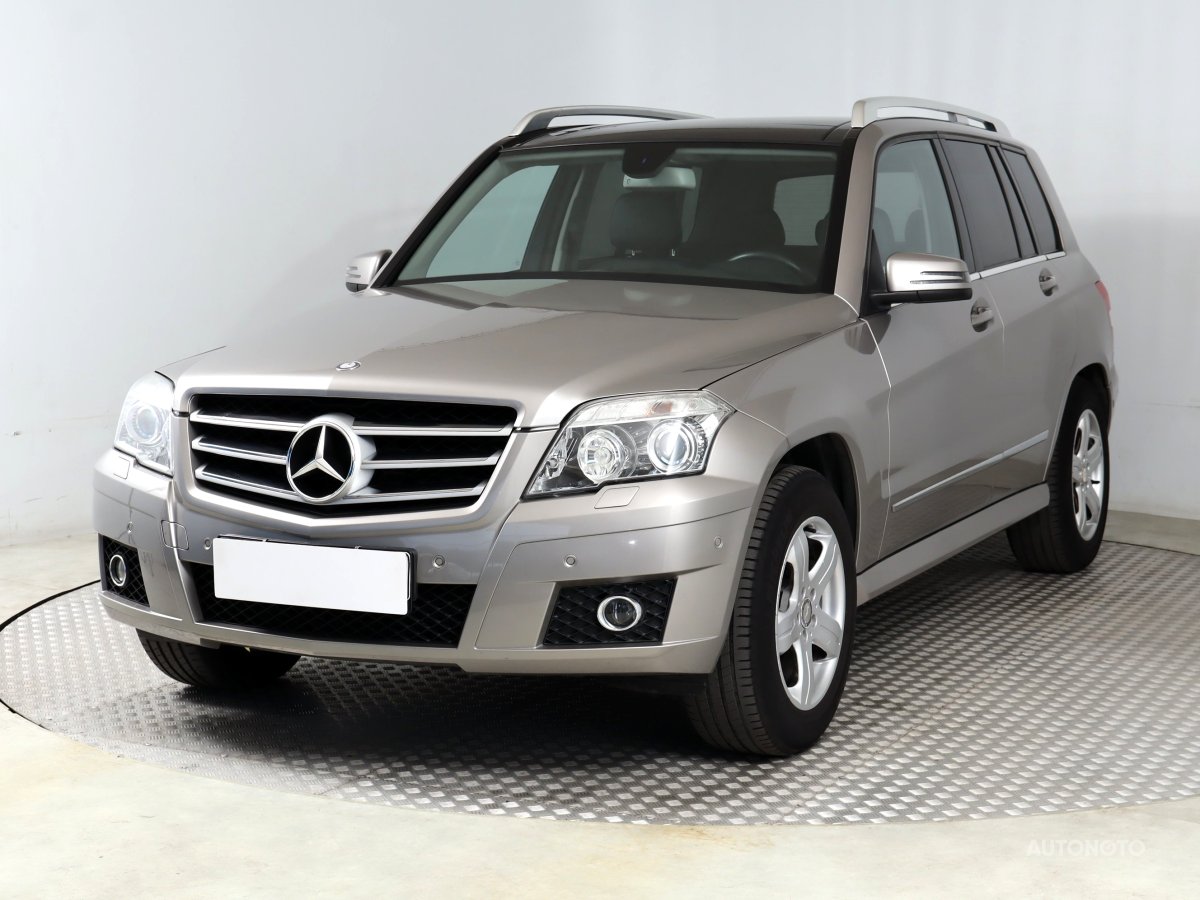 Mercedes-Benz GLK, 2009 - pohled č. 3