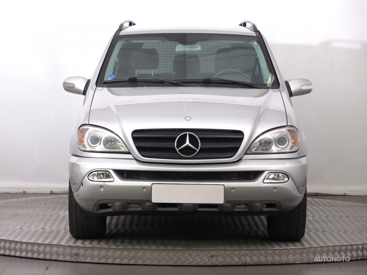 Mercedes-Benz ML, 2004 - pohled č. 2