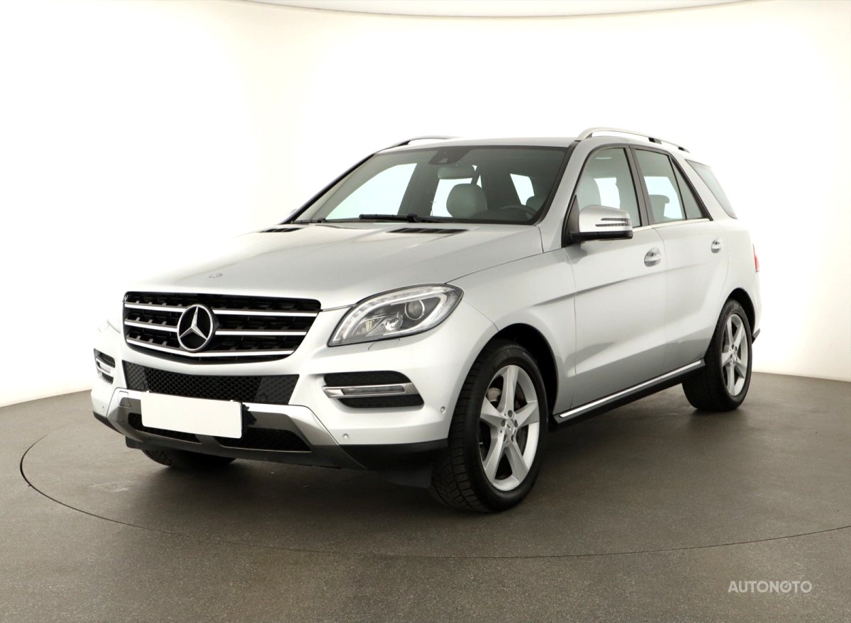 Mercedes-Benz ML, 2014 - pohled č. 3