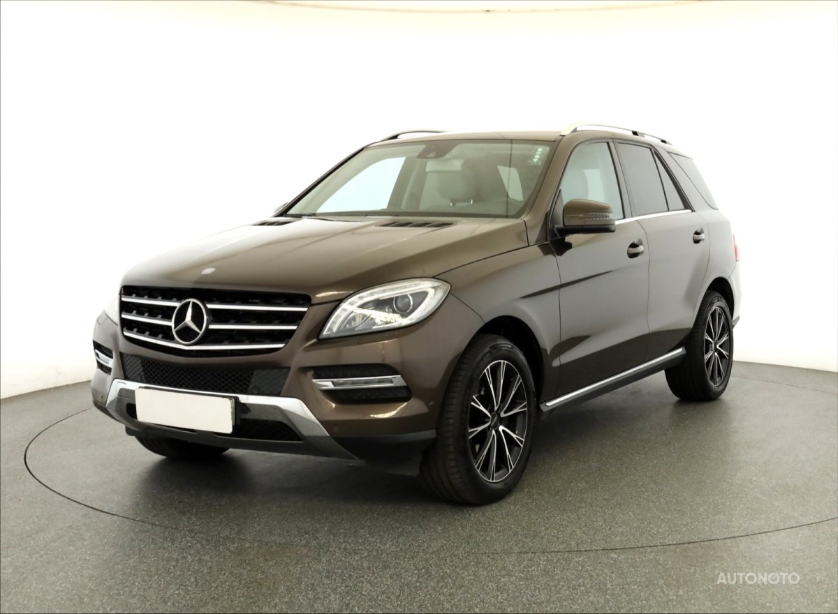 Mercedes-Benz ML, 2014 - pohled č. 3