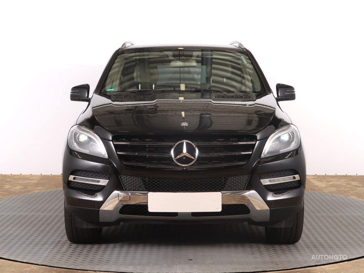 Mercedes-Benz ML, 2012 - pohled č. 2