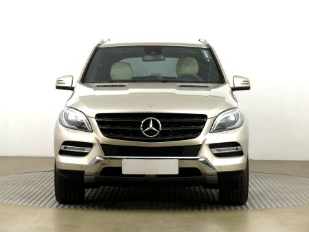 Mercedes-Benz ML, 2012 - pohled č. 2