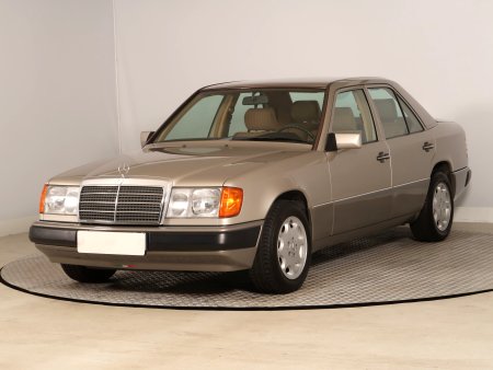 Mercedes-Benz Ostatní, 1990 - pohled č. 3