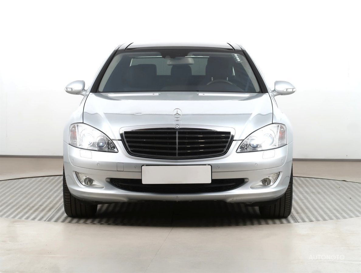 Mercedes-Benz S, 2007 - pohled č. 2