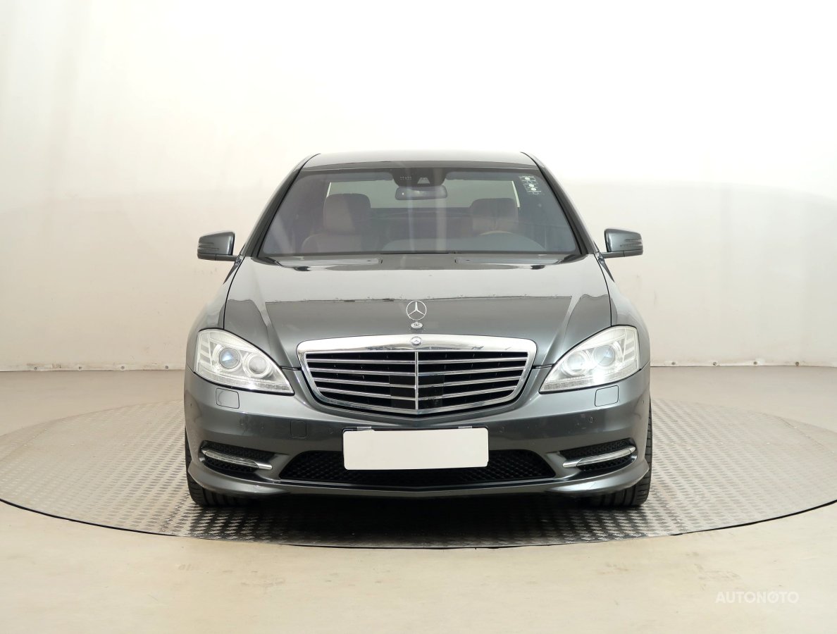 Mercedes-Benz S, 2011 - pohled č. 2