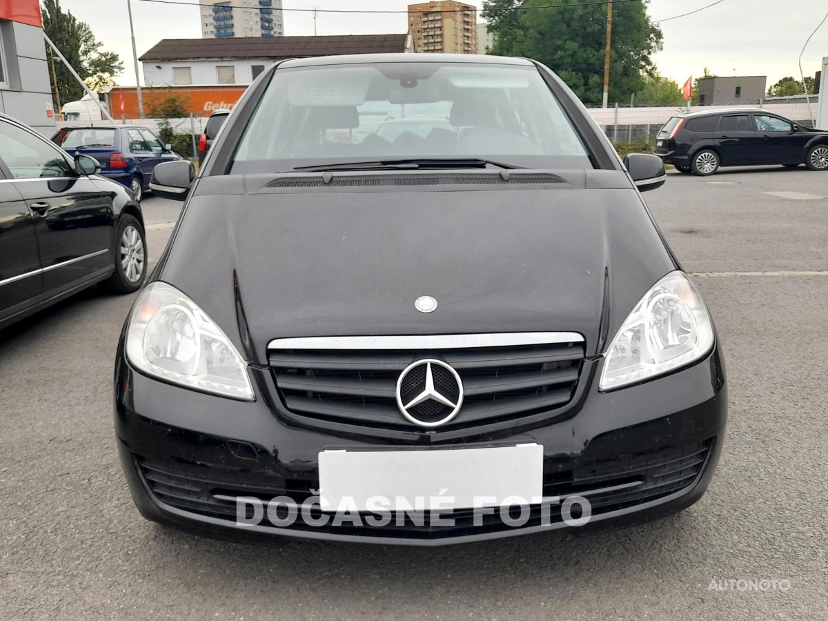 Mercedes-Benz Třída A, 2011 - pohled č. 2