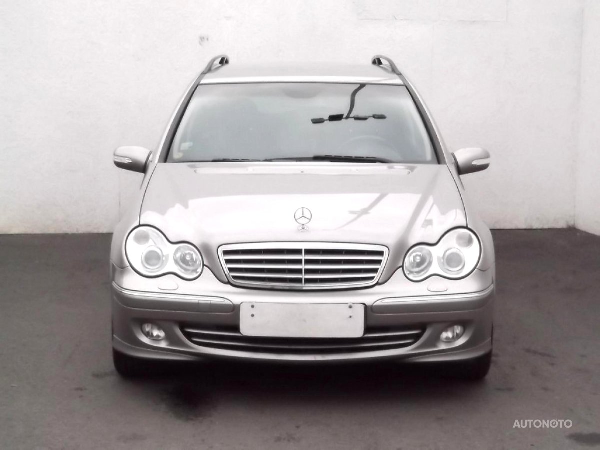 Mercedes-Benz Třída C, 2007 - pohled č. 2