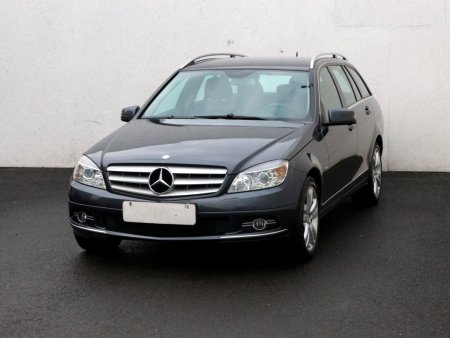 Mercedes-Benz Třída C, 2010 - pohled č. 3