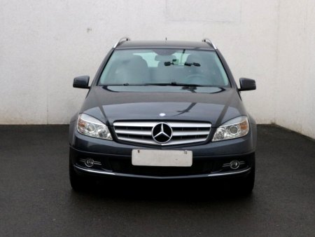 Mercedes-Benz Třída C, 2009 - pohled č. 2