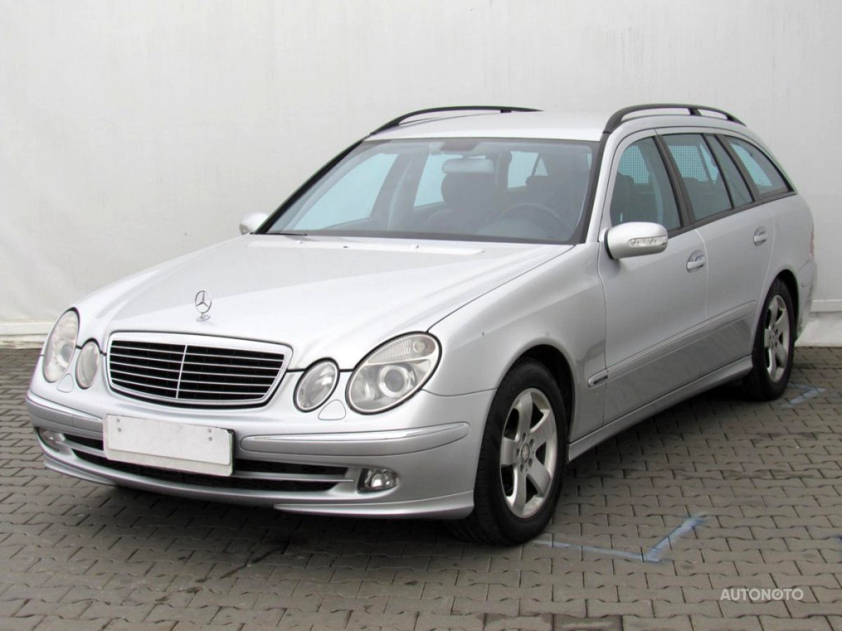 Mercedes-Benz Třída E, 2005 - pohled č. 3