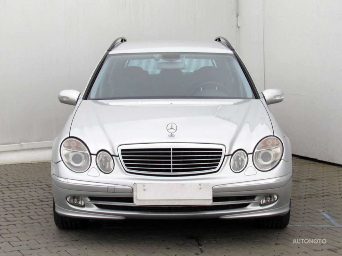 Mercedes-Benz Třída E, 2006 - pohled č. 2