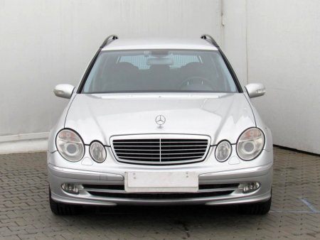 Mercedes-Benz Třída E, 2003 - pohled č. 2