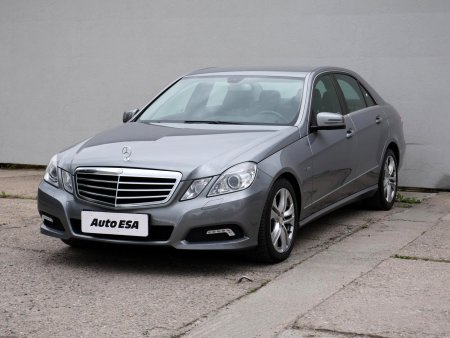 Mercedes-Benz Třída E, 2009 - pohled č. 3