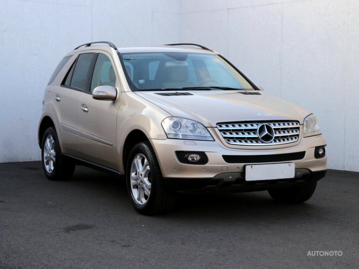 Mercedes-Benz Třída M, 2007 - celkový pohled