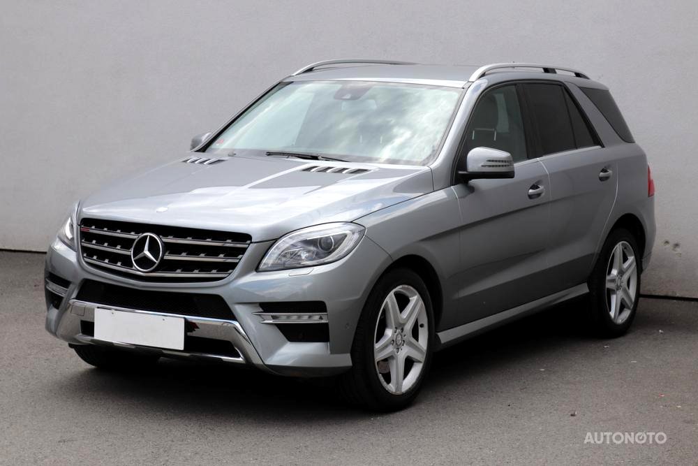 Mercedes-Benz Třída M, 2011 - pohled č. 3