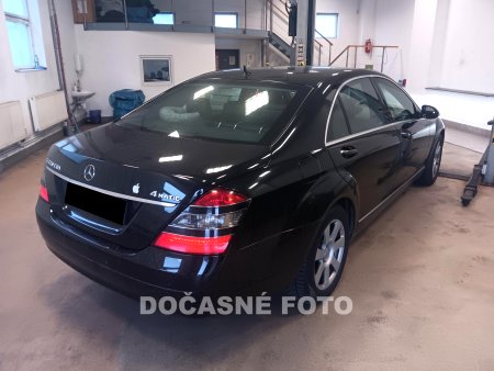 Mercedes-Benz Třída S, 2007 - pohled č. 2