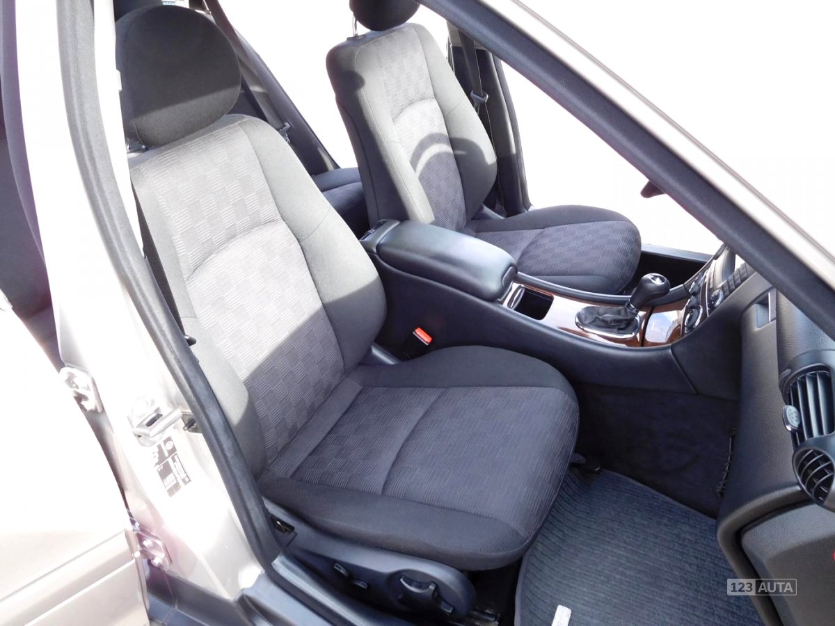 Mercedes-Benz Třídy C, 2004 - pohled č. 13