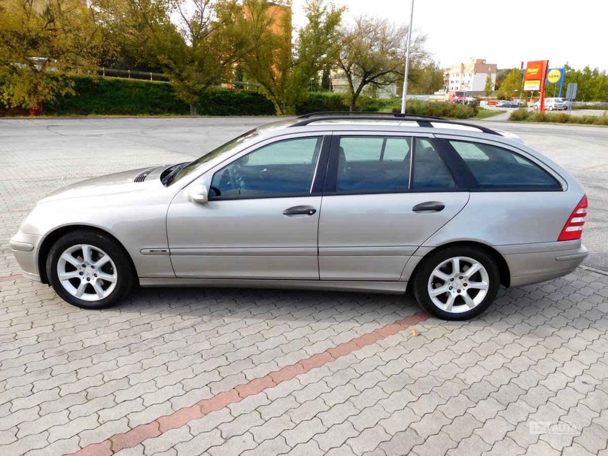 Mercedes-Benz Třídy C, 2004 - pohled č. 2