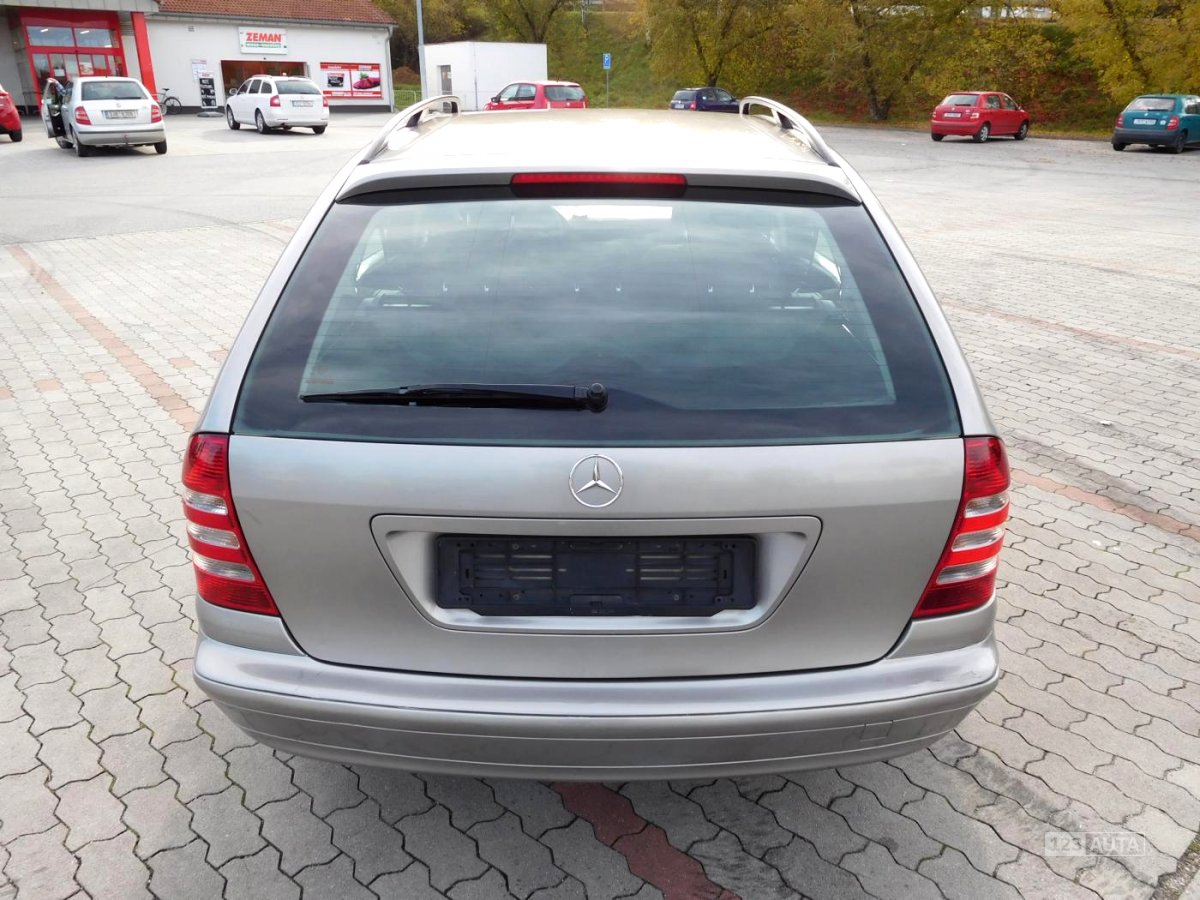 Mercedes-Benz Třídy C, 2004 - pohled č. 4