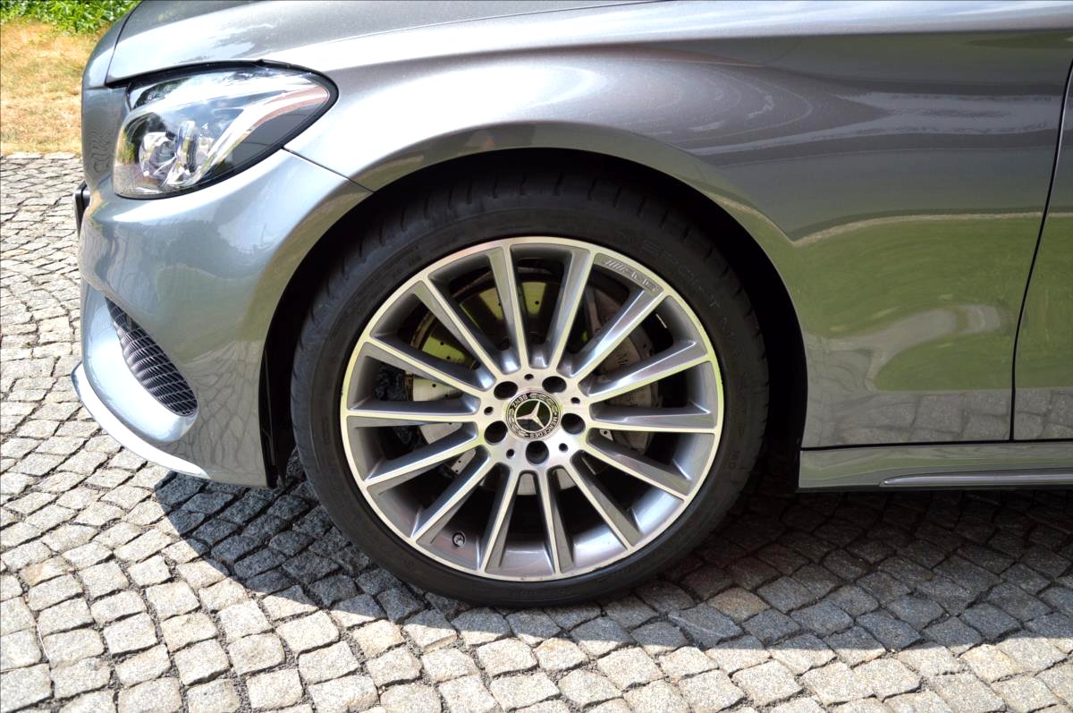Mercedes-Benz Třídy C, 2017 - pohled č. 4