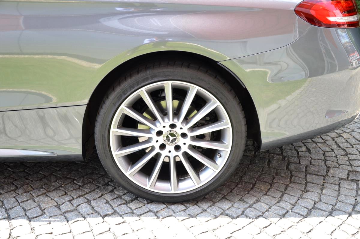 Mercedes-Benz Třídy C, 2017 - pohled č. 5