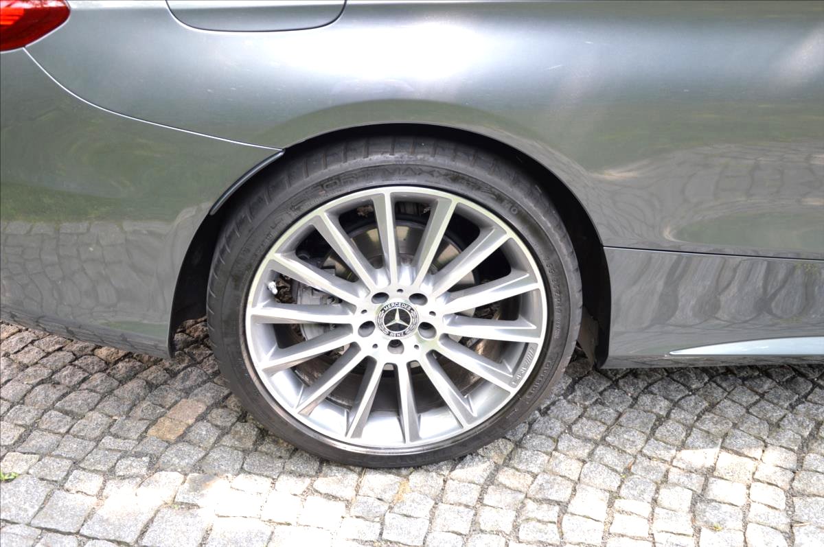 Mercedes-Benz Třídy C, 2017 - pohled č. 9