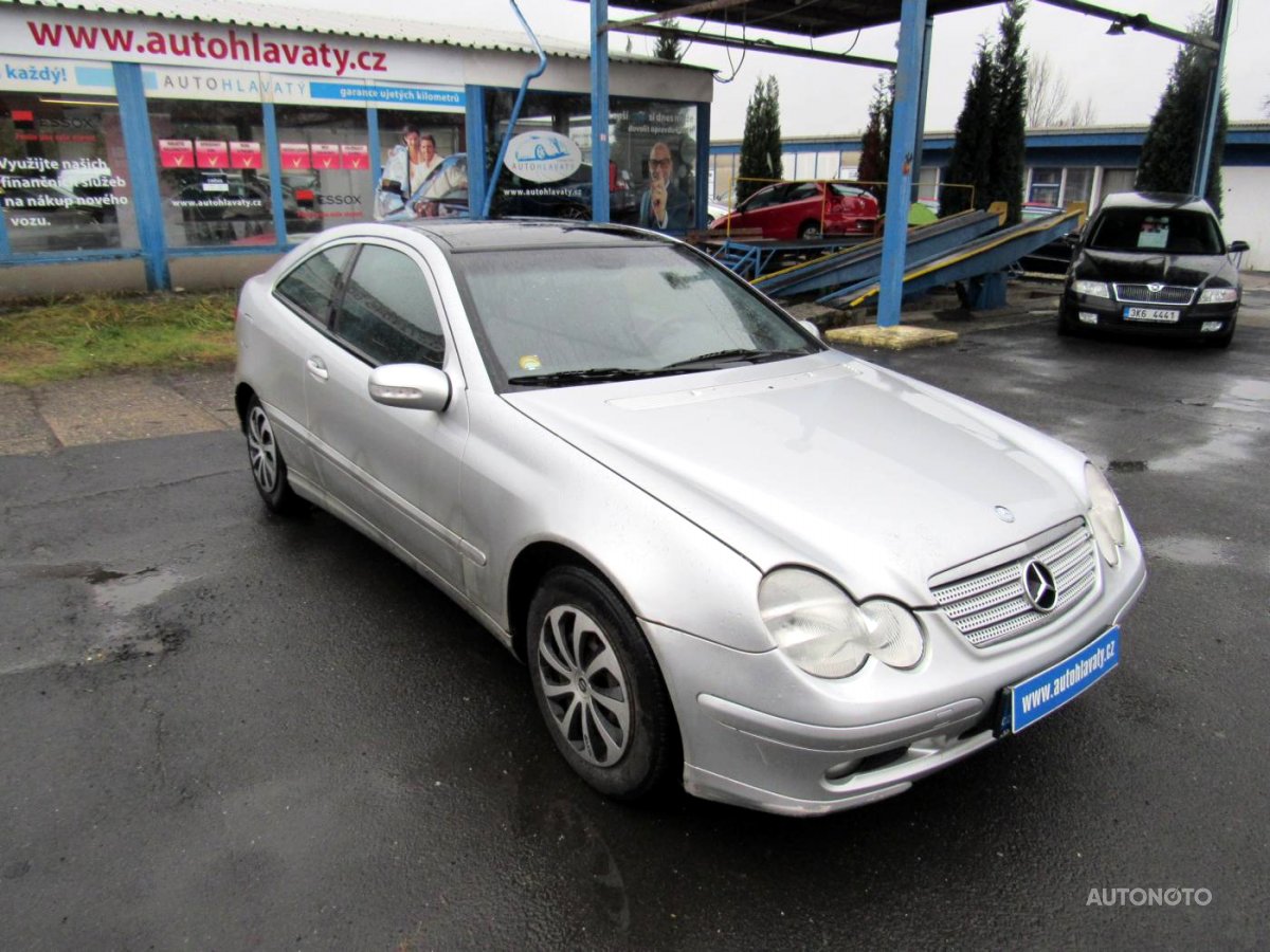 Mercedes-Benz Třídy C, 2002 - pohled č. 3
