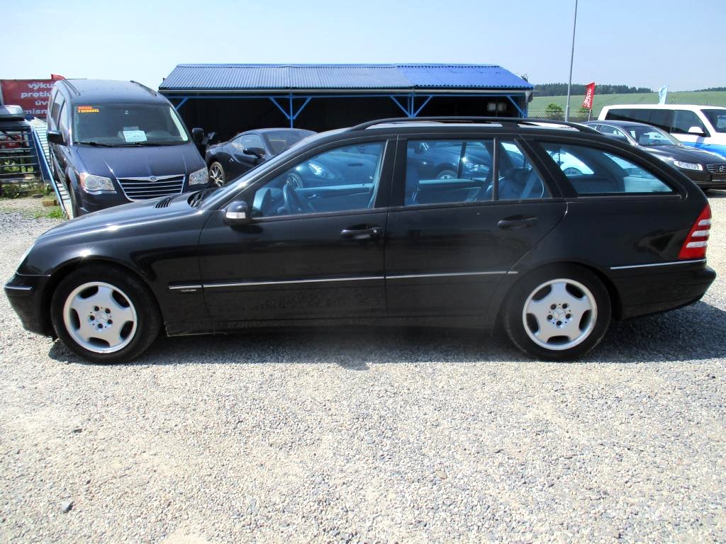 Mercedes-Benz Třídy C, 2002 - pohled č. 2