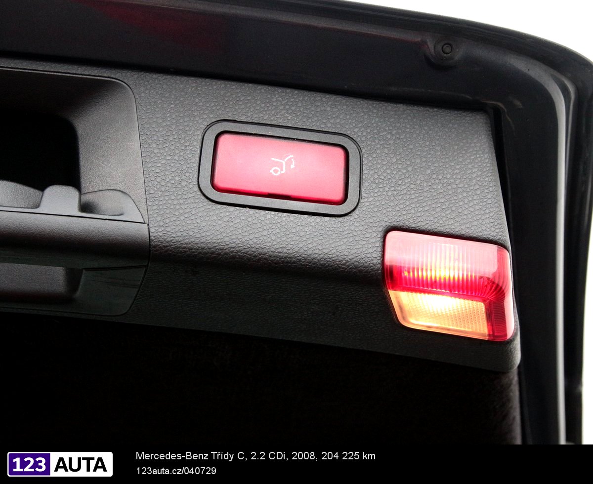Mercedes-Benz Třídy C, 2008 - pohled č. 11