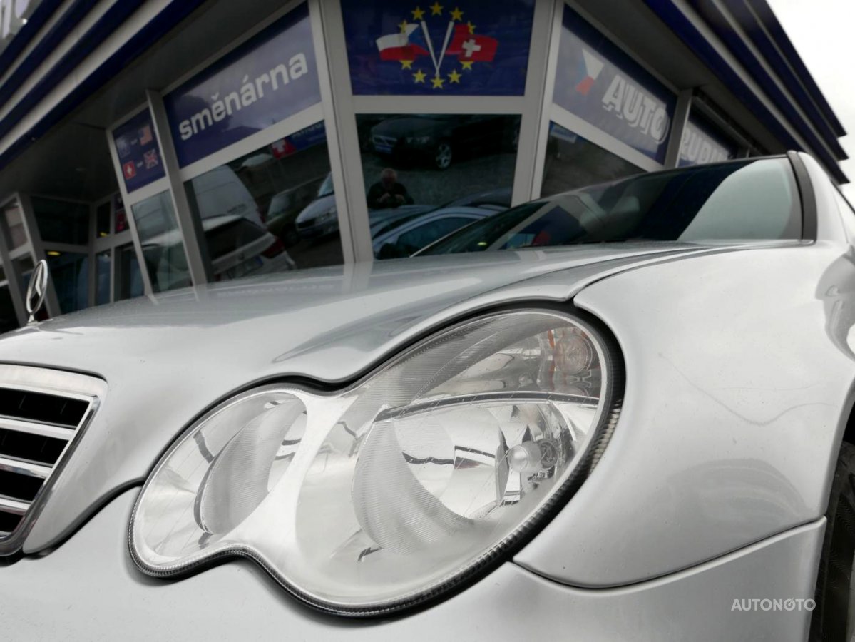 Mercedes-Benz Třídy C, 2005 - pohled č. 2