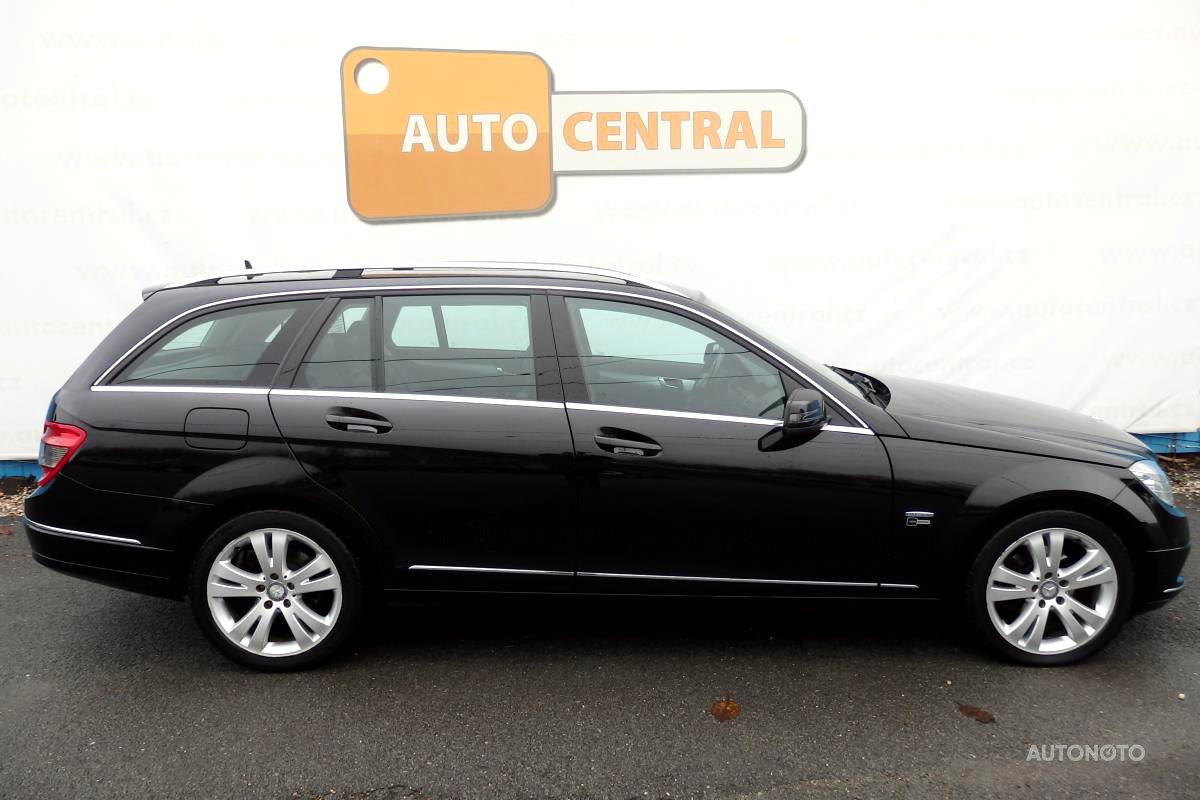 Mercedes-Benz Třídy C, 2011 - pohled č. 3
