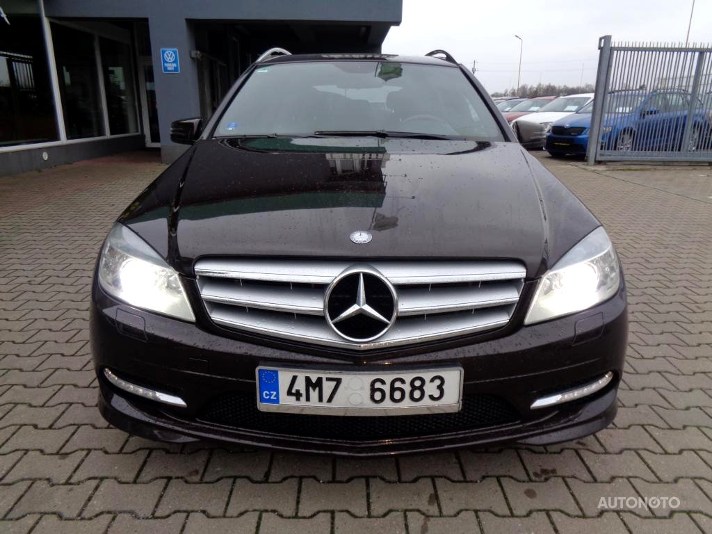 Mercedes-Benz Třídy C, 2011 - pohled č. 2