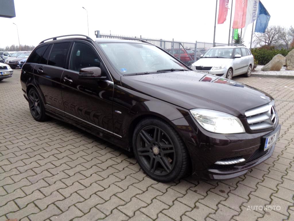 Mercedes-Benz Třídy C, 2011 - pohled č. 3