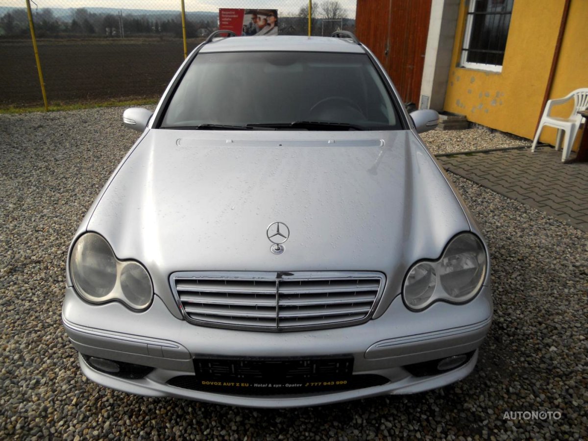 Mercedes-Benz Třídy C, 2007 - pohled č. 2
