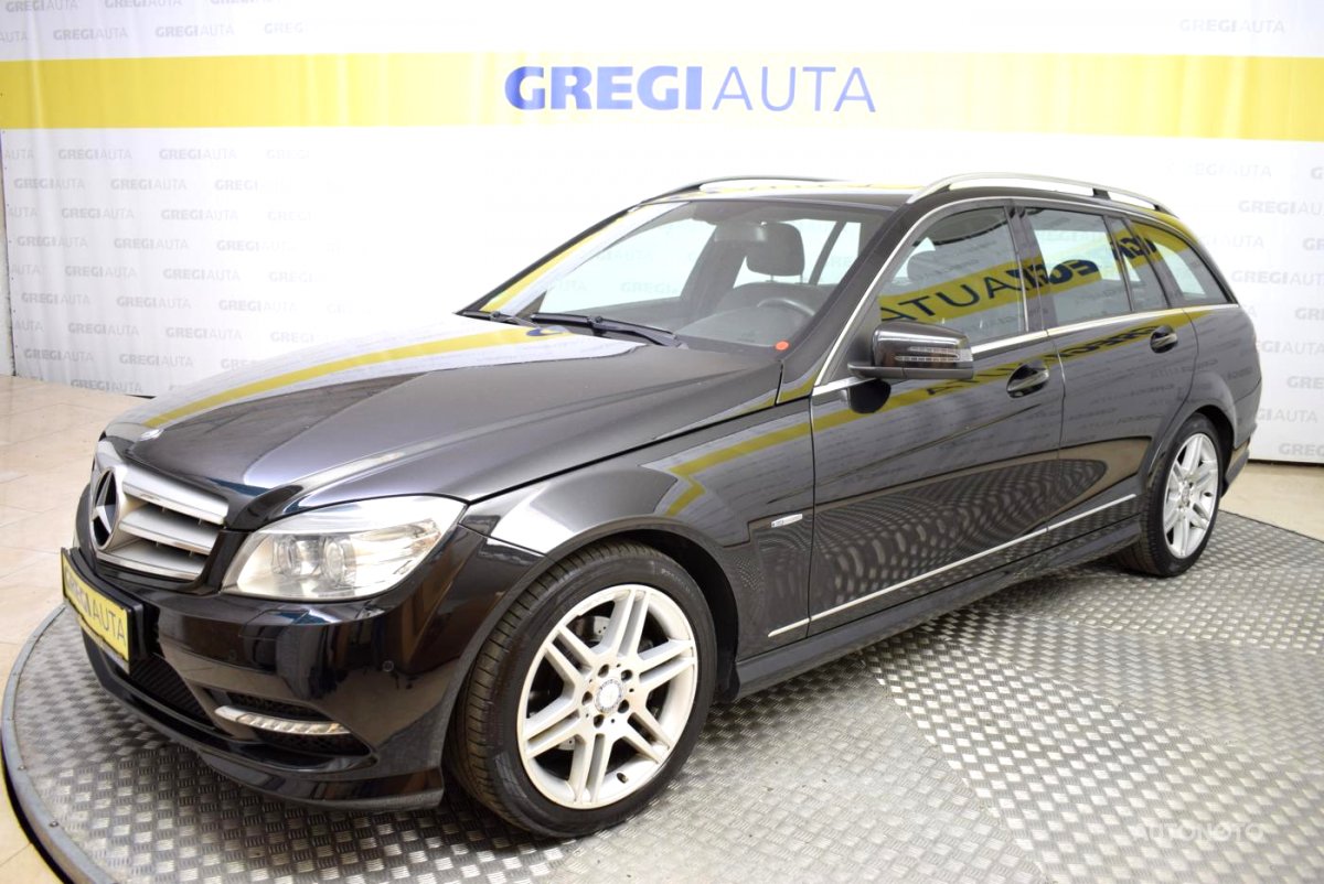 Mercedes-Benz Třídy C, 2010 - pohled č. 3