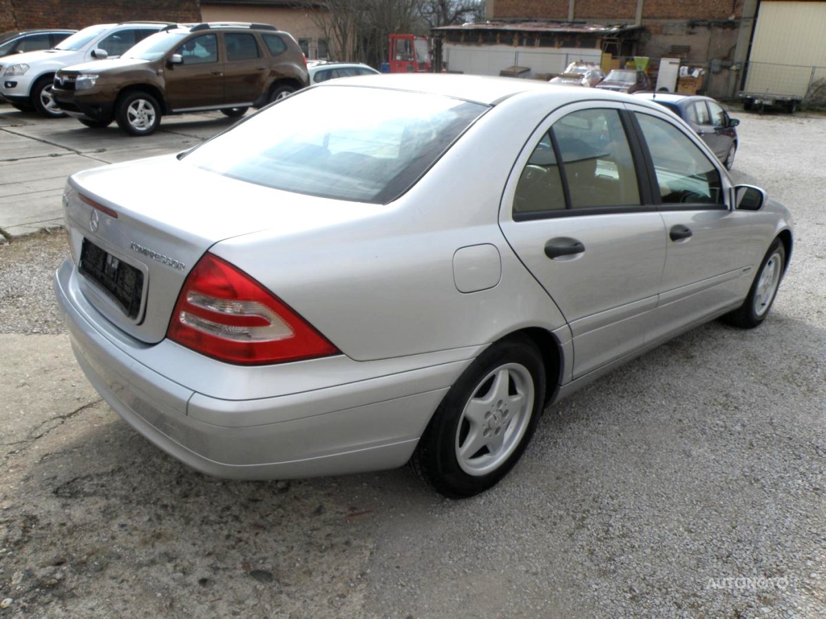 Mercedes-Benz Třídy C, 2003 - pohled č. 2