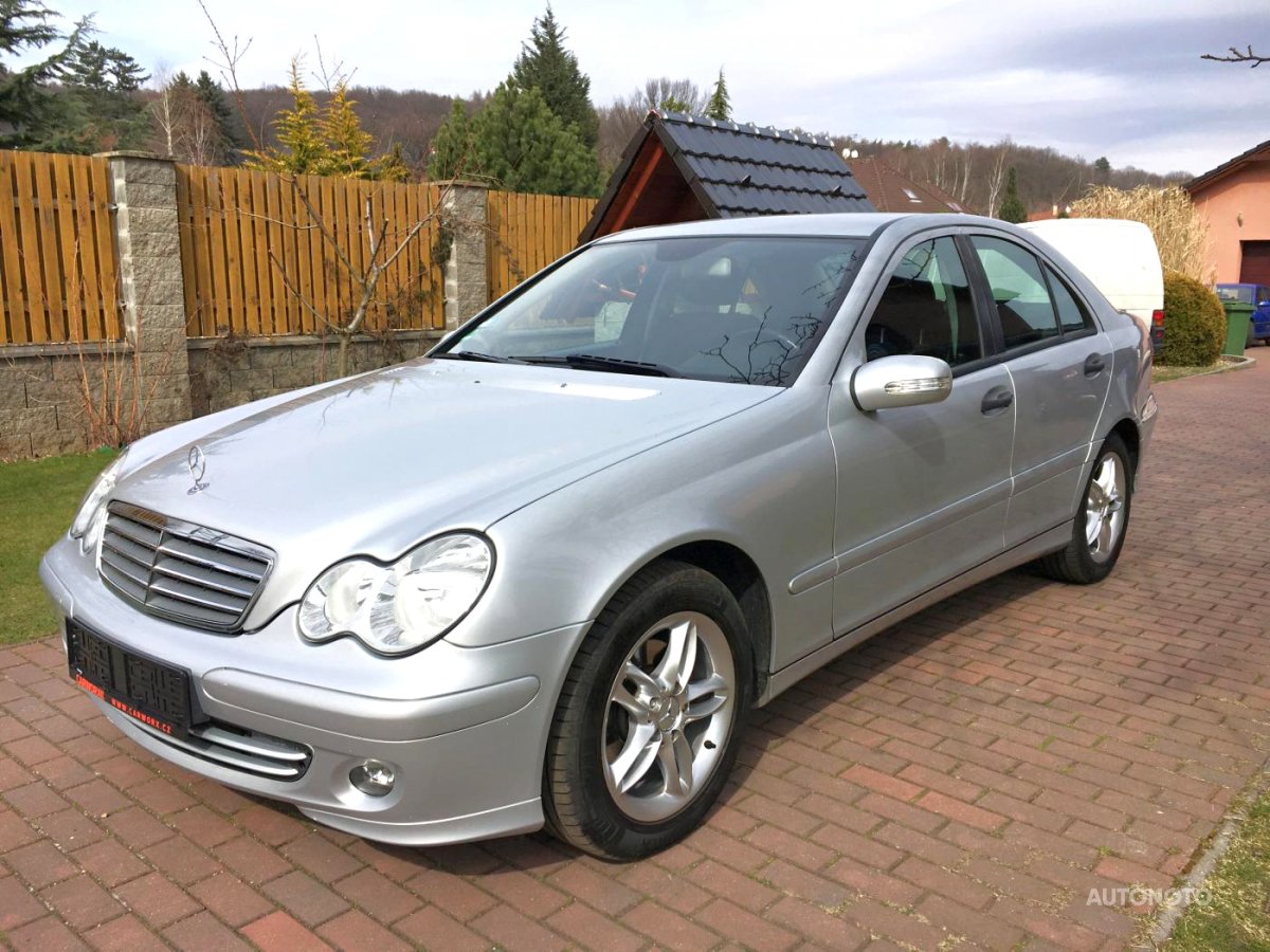 Mercedes-Benz Třídy C, 2006 - pohled č. 3