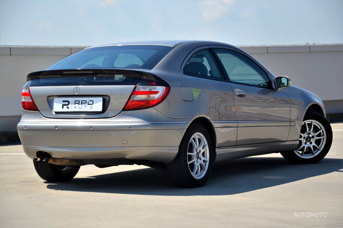 Mercedes-Benz Třídy C, 2006 - pohled č. 2