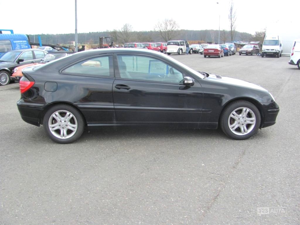 Mercedes-Benz Třídy C, 2002 - pohled č. 13