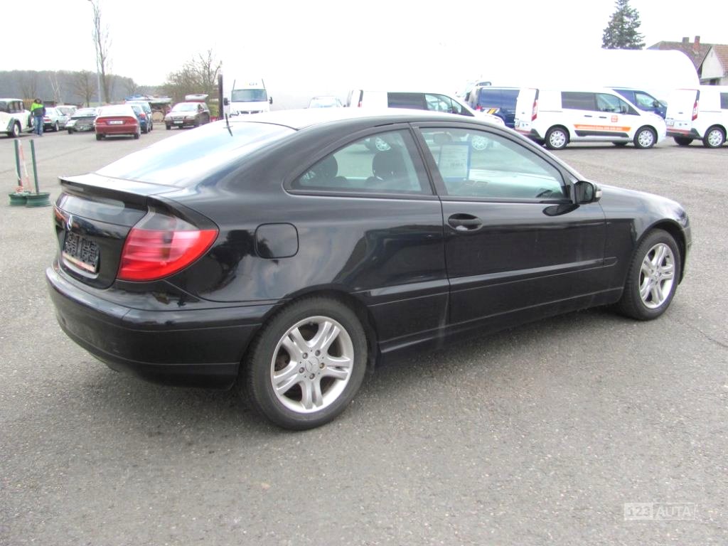 Mercedes-Benz Třídy C, 2002 - pohled č. 3