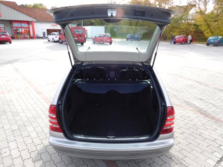 Mercedes-Benz Třídy C, 2004 - pohled č. 11