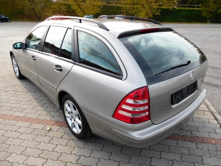 Mercedes-Benz Třídy C, 2004 - pohled č. 3