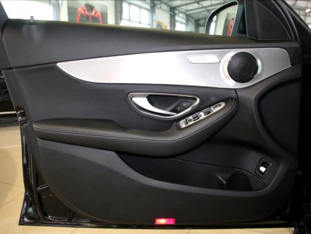 Mercedes-Benz Třídy C, 2017 - pohled č. 9