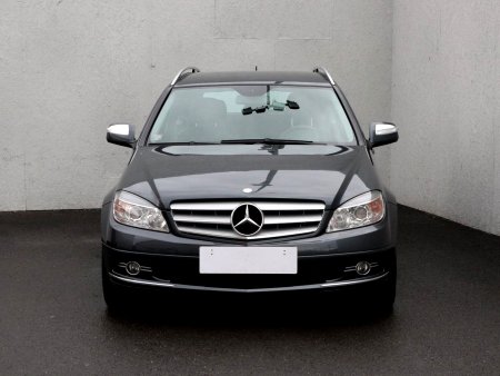 Mercedes-Benz Třídy C, 2008 - pohled č. 2