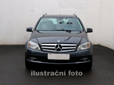 Mercedes-Benz Třídy C, 2014 - pohled č. 2