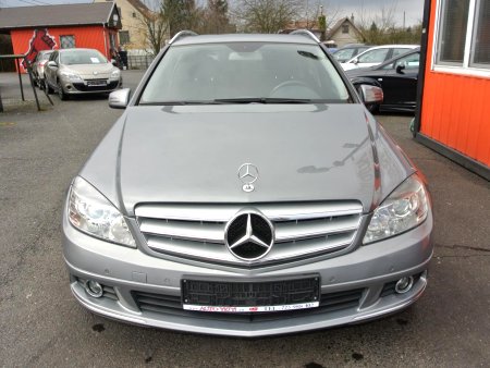 Mercedes-Benz Třídy C, 2009 - pohled č. 2