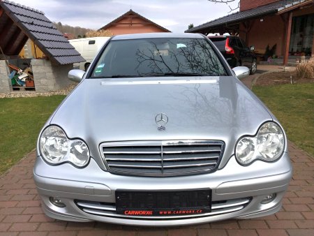 Mercedes-Benz Třídy C, 2006 - pohled č. 2