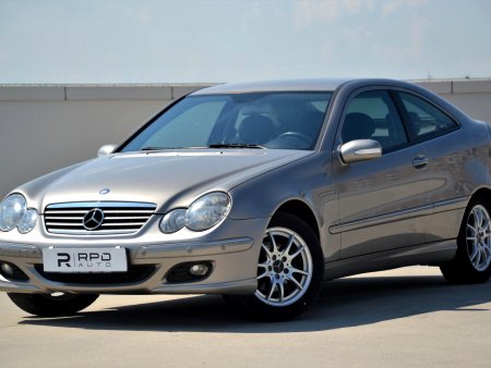 Mercedes-Benz Třídy C, 2006 - pohled č. 3