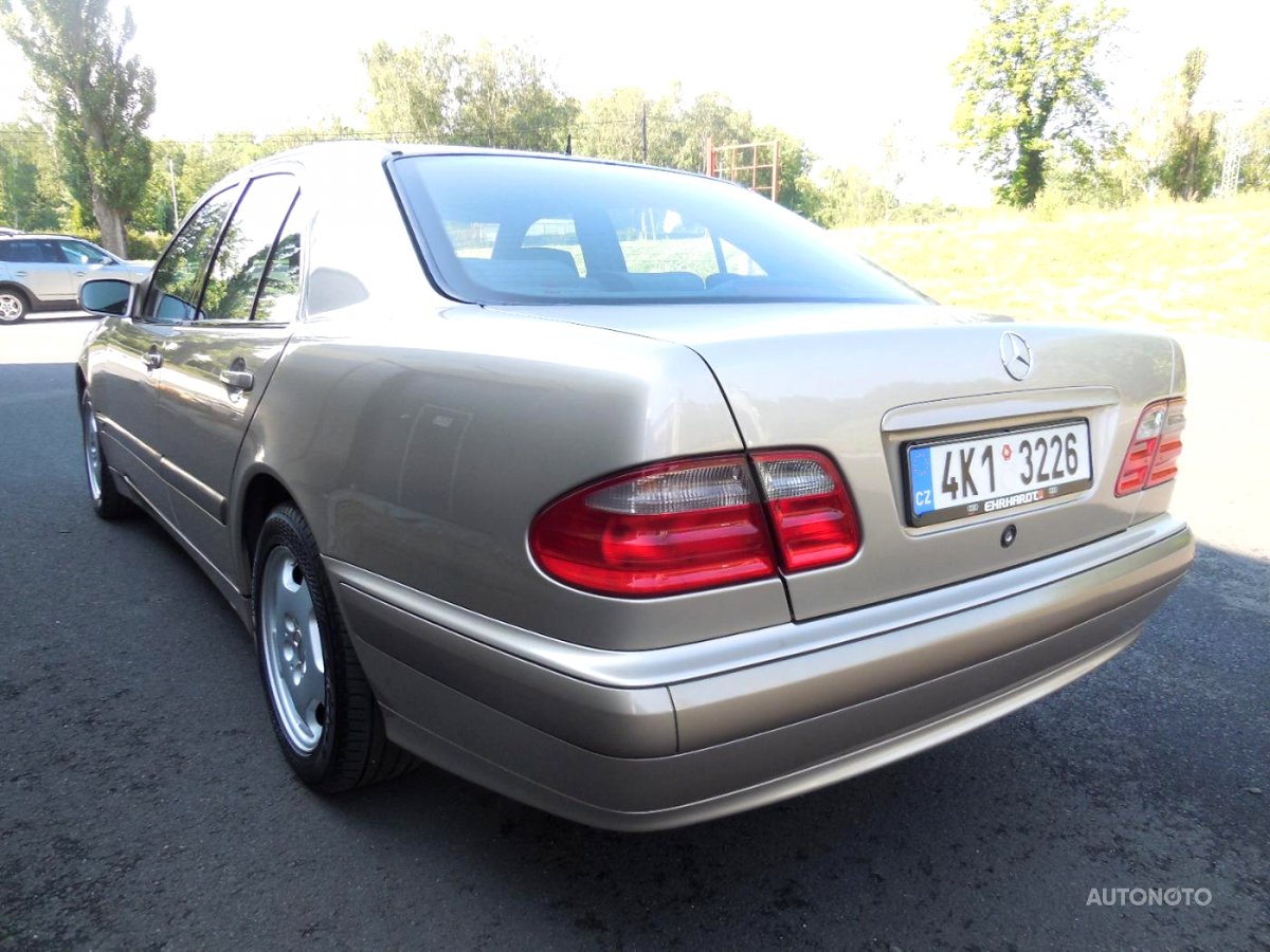 Mercedes-Benz Třídy E, 2000 - pohled č. 7