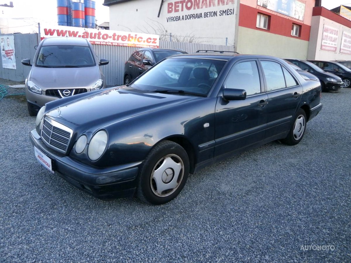 Mercedes-Benz Třídy E, 1997 - celkový pohled